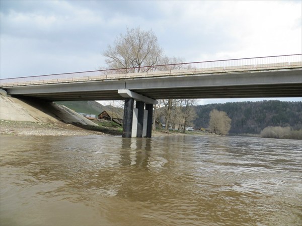 Мост через реку в Кутаново