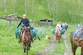 Попутная группа отправляется в путь