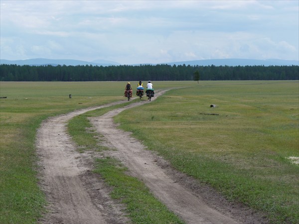 Дорога в Баргузинской долине