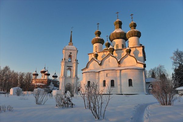 Соборная площадь. Каргополь. Фото Л.Гольдина