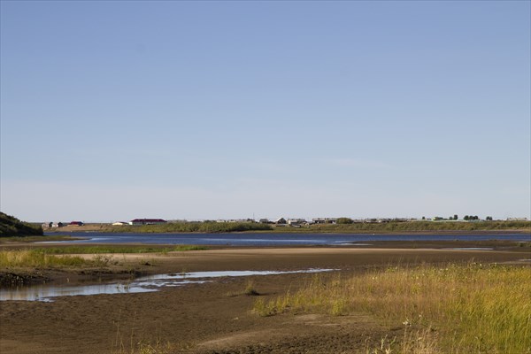 Река Индига, поселок Выучейский. Отлив.