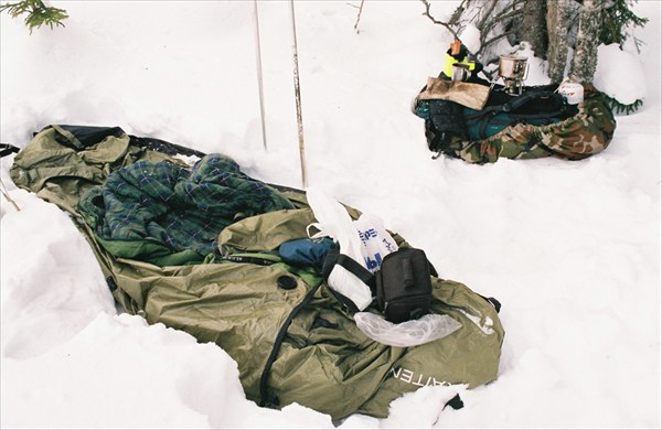 Спал и ел на льду, на выходе/входе в Маркатсимансаалми.