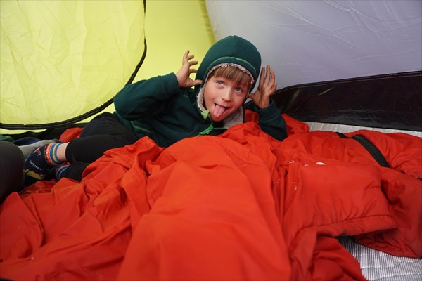 В палатке хорошо, когда снаружи дождь
