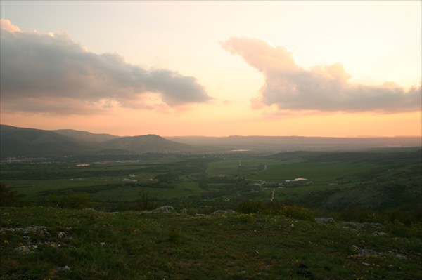 Вечерний вид с Долгоруковского плато на район Перевального