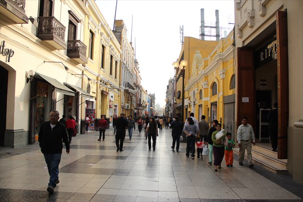 Пешеходная улочка в Лиме