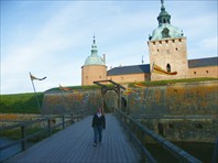  А это замок в Шведском городе Кальмар :)