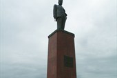 Памятник Ахмаду Кадырову на месте дворца Дудаева