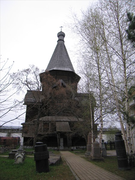 Деревянная шатровая Успенская церковь