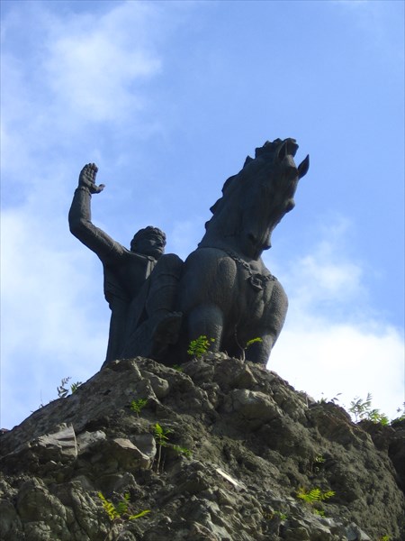 Памятник Вахтангу Горгасалу