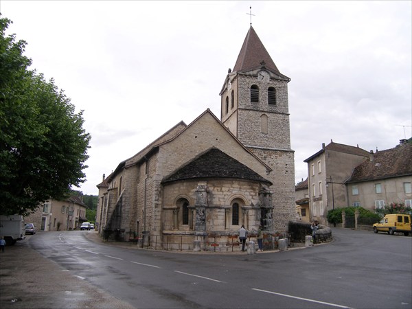 Церковь на перекрестке