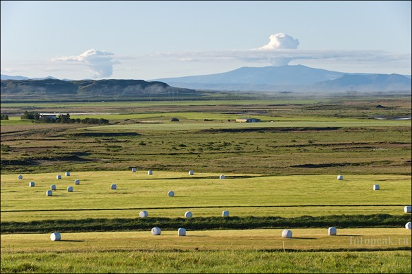 Вид на Эйяфьядлайёкудль (Eyjafjallajokull)