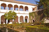 Галерея дворца Комарес (Альгамбра)