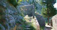Полуразрушенная лестница-Которская крепость