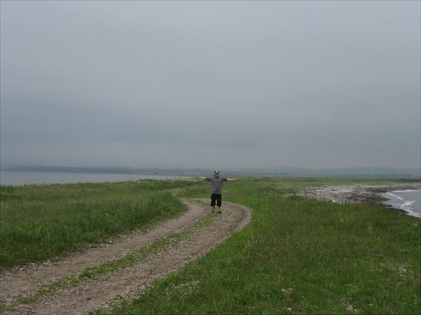 На перешейке п-ова Краббе, слева б.Новгородская