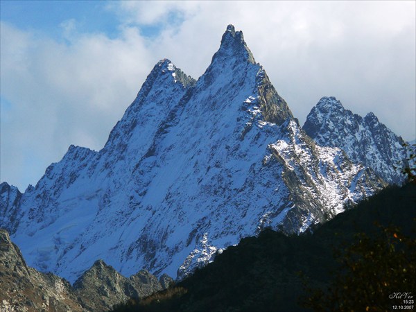 Вершины массива Джугутурлучат. 