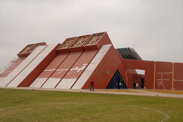 Царские гробницы Сипана