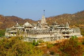 Крупнейший храмовый комплекс Ранакпур