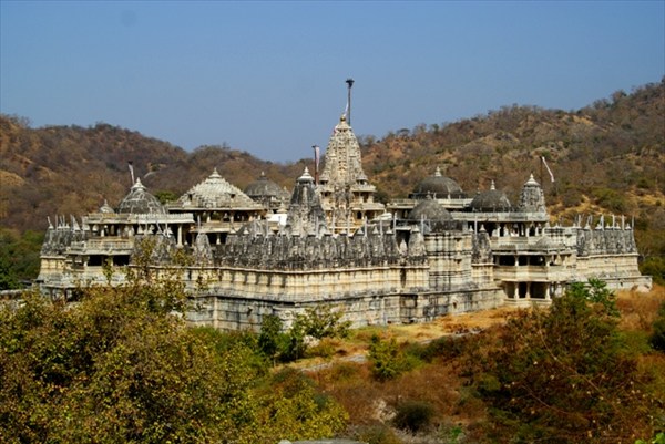 Крупнейший храмовый комплекс Ранакпур