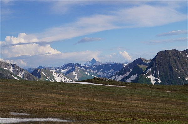 Кинзеклюкский хребет и Пик Грандиозный