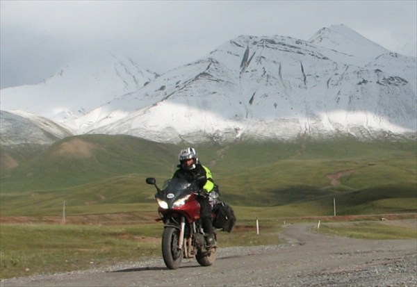 на фото: Рядом с границей Киргизии и Таджикистана