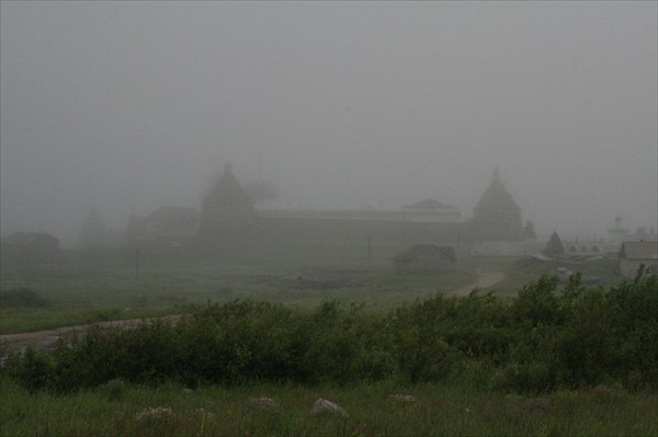Монастырь в тумане 