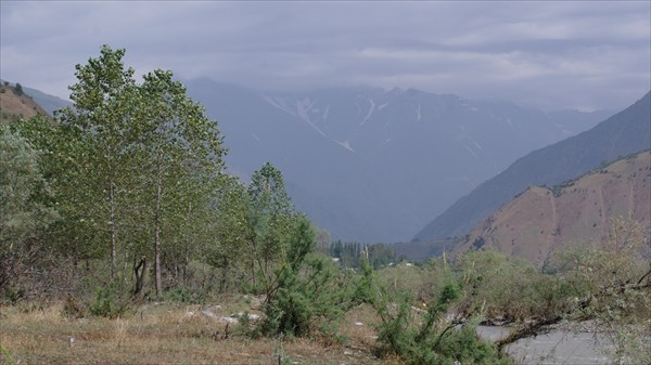 Зеравшанский хребет