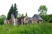 Фото. 15. Руины дома на окраине Бол. Ортона