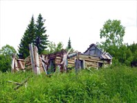 Фото. 15. Руины дома на окраине Бол. Ортона