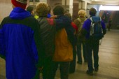 Телек в метро где показывают мультики