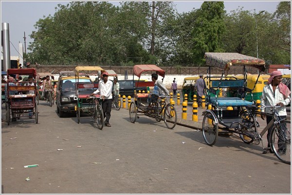 Велорикши и моторикши в Дели