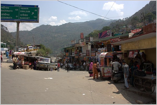 Промежуточная остановка на пути из Ришикеша в Нандпраят