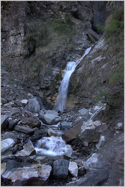 Водопад на пути к пер.Куанри-Кхал