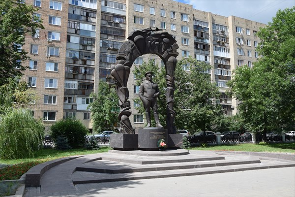 Памятник основателю ВДВ - В.Ф.Маргелову