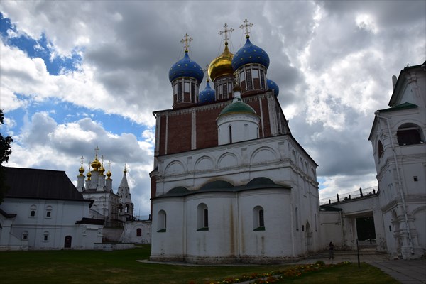 Архангельский собор и Богоявленская церковь