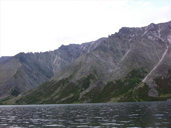 Западный берег озера в северной его части.