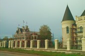 Дворец-замок Понизовкиных, пос. Красный Профинтерн