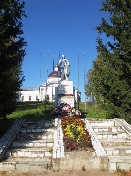 Памятник Ленину Мышкин