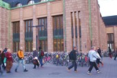 В Хельсинки ну очень много велосипедов:)
