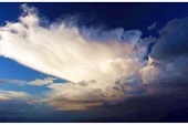 Большое грозовое облако над Кара-Тюреком
