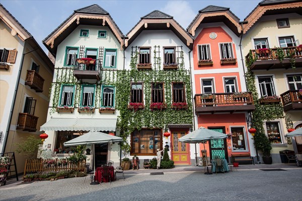 The new Hallstatt in Guangdong is now the centerpiece of a massi