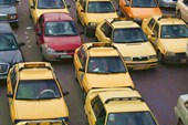 Желтые машины такси в Дамаске