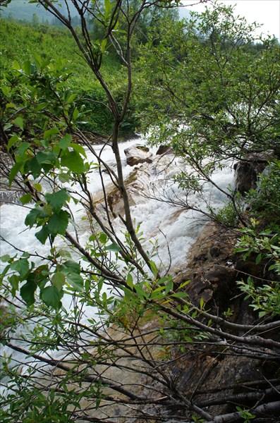 Ручей `Бурлящий` вытекает из озера 1430 м.