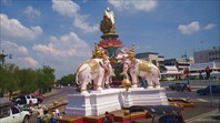 Розовые слоны-аэропорт Бангкок