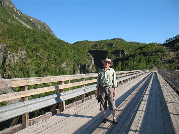 На автомобильном мосту