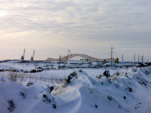Мост через замёрзший Иртыш