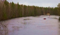 Шуя около Хаутаваарских мостов. Проходят группы на рафтах.