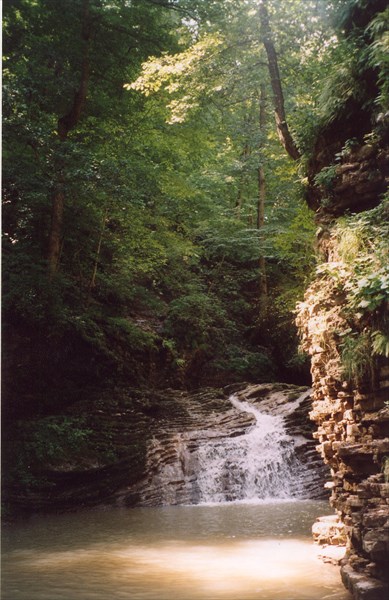 Водопад Каскадный (Малыш), р. Руфабго, пос. Каменномостский