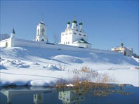 Стены монастыря-Свято-Богоявленский монастырь