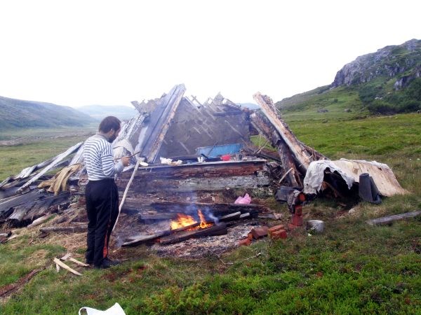 Развалины дома в устье Воятки