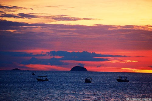 Закат на острове Тиоман